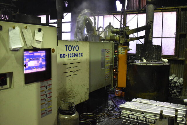 アルミダイカスト東洋125t